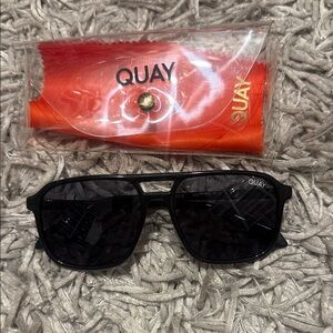 Quay Black Aviator polarized Sunglasses